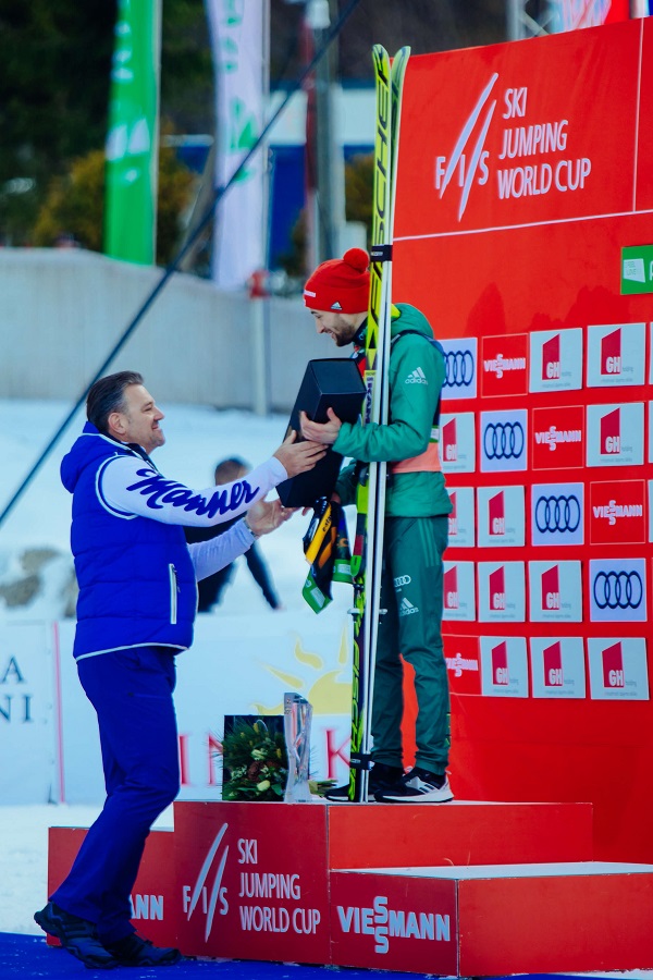 Marcus Eisenbichler 1.mesto nagrado predaja Alexander Lipovšek Manner