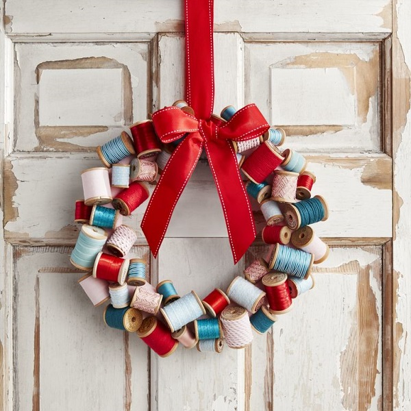 diy-christmas-decorations-wreath-spool-1571953242