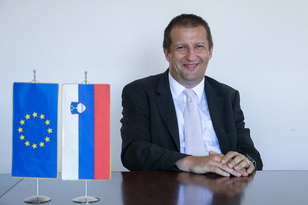 Dr. Uroš Svete Direktor uprave RS za informacijsko varnost